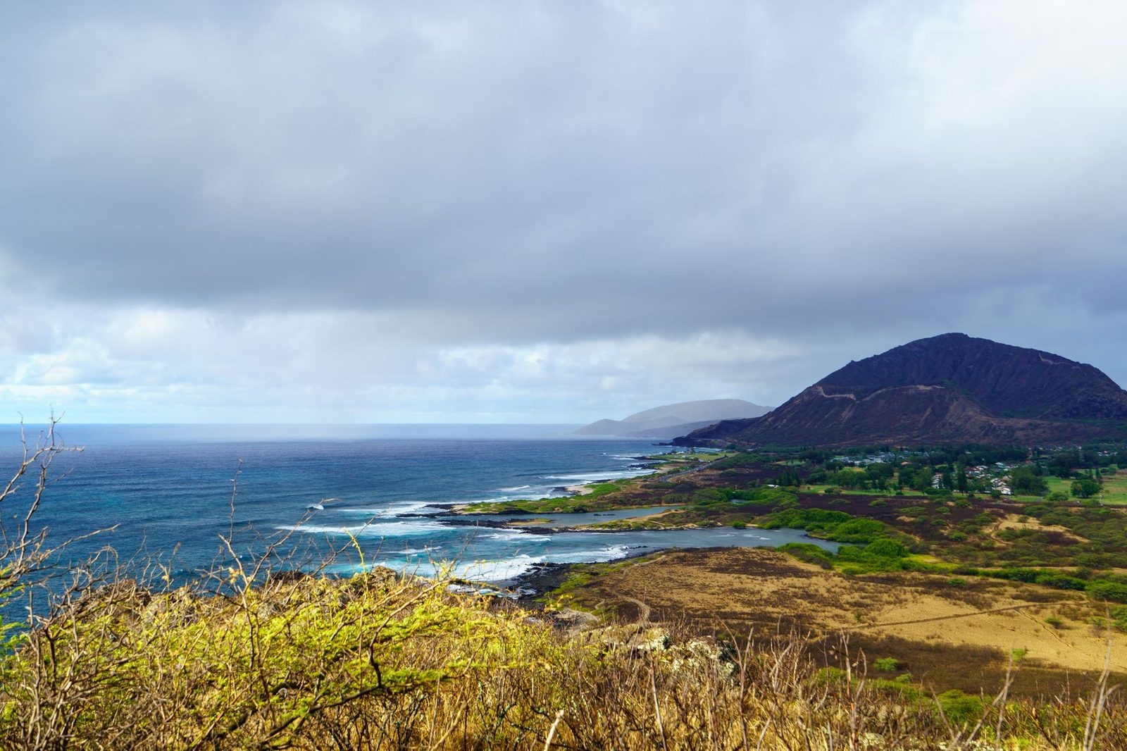 Koko Crater and the rocky east Oahu coast seen from the Makapuu lookout